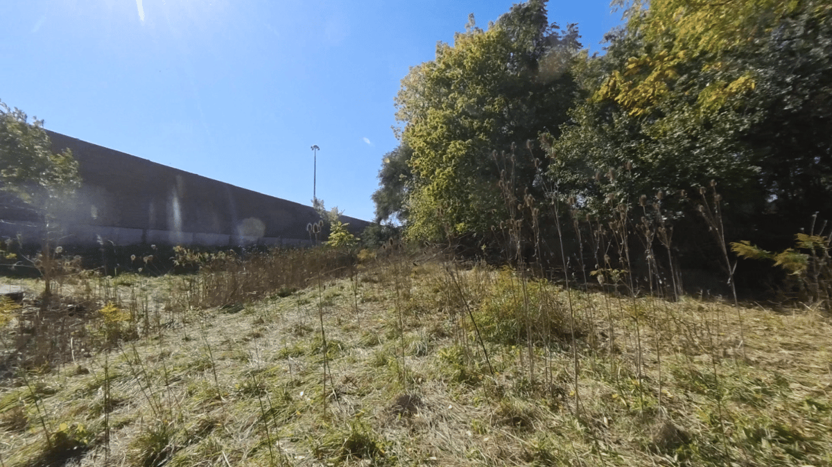 Sound wall corridor after grazing